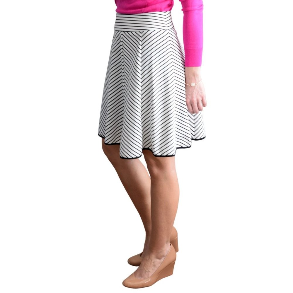 Pixley - Pocketed Triste Swing Mini Skirt - B&W - Small